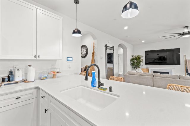 3185 Dorset Street, Tulare, CA 93274