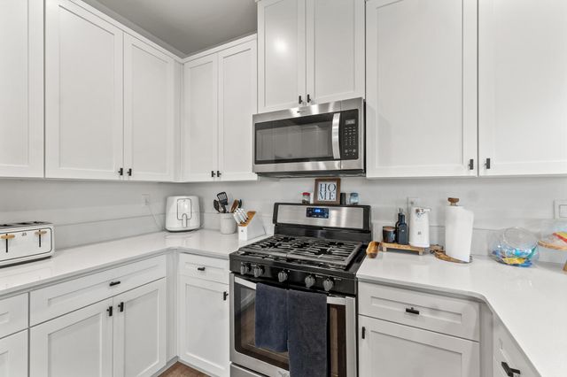 3185 Dorset Street, Tulare, CA 93274