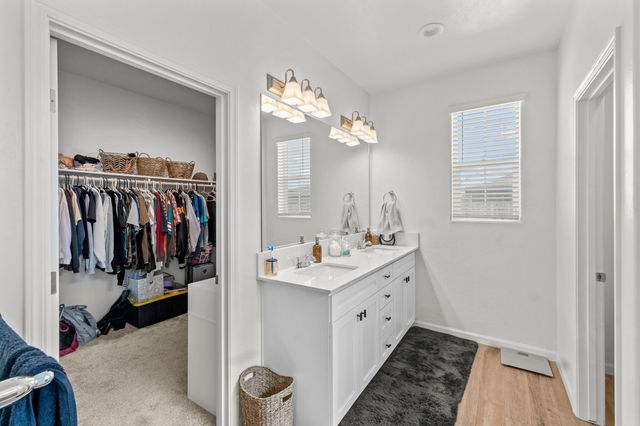 3185 Dorset Street, Tulare, CA 93274