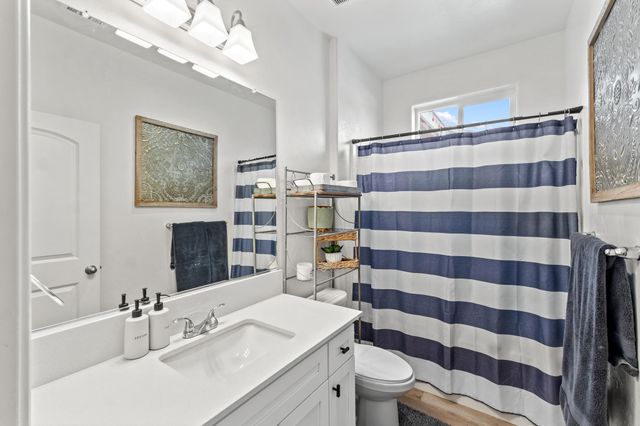 3185 Dorset Street, Tulare, CA 93274