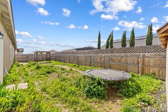 3185 Dorset Street, Tulare, CA 93274