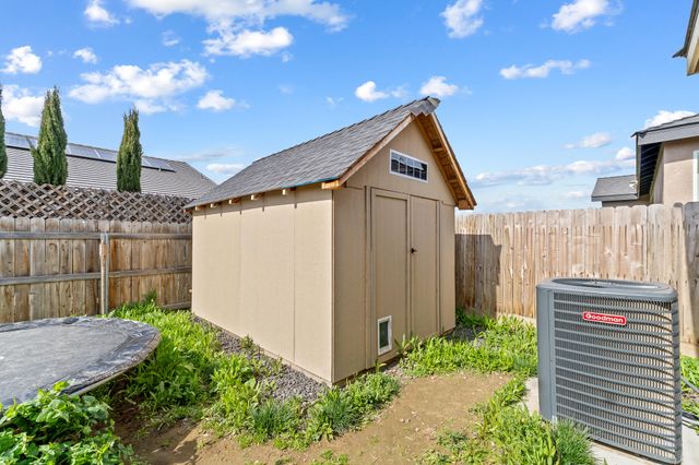 3185 Dorset Street, Tulare, CA 93274