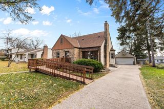 1676 Arlington Avenue E, Saint Paul, MN 55106