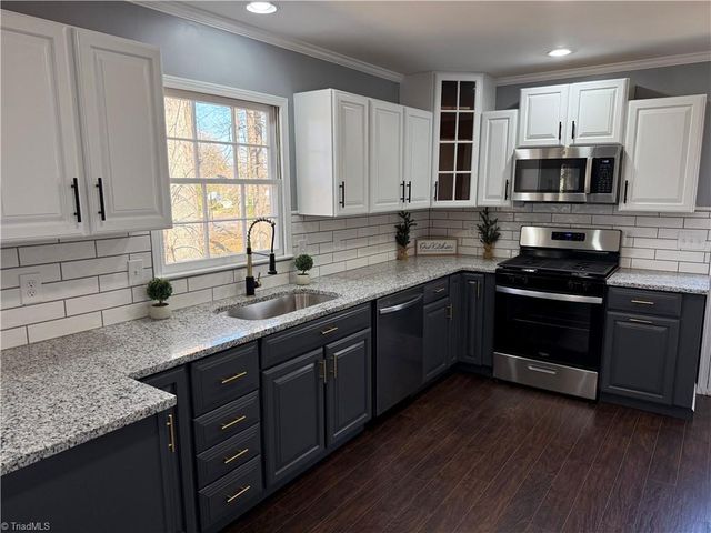 3 Woodclub Court, Greensboro, NC 27406