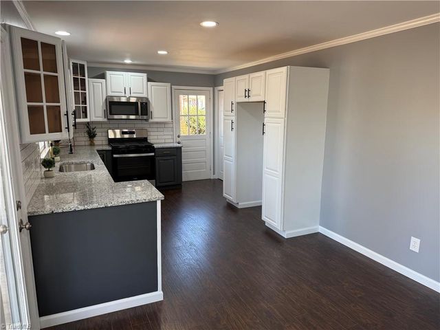 3 Woodclub Court, Greensboro, NC 27406