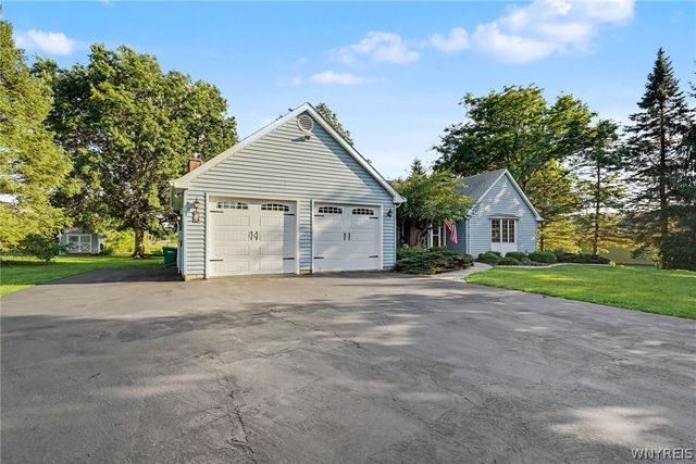 6644 Liebler Road, Boston, NY 14025