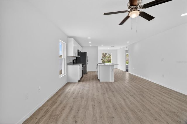 999 AVENUE A, Haines City, FL 33844