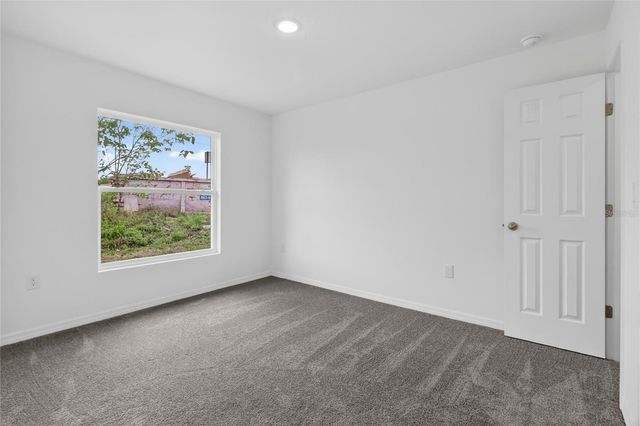 999 AVENUE A, Haines City, FL 33844