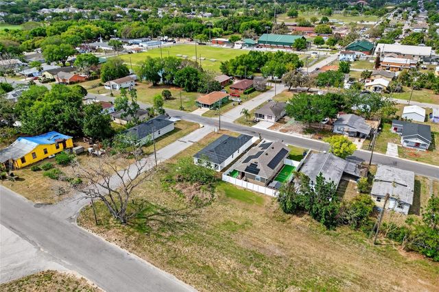 999 AVENUE A, Haines City, FL 33844
