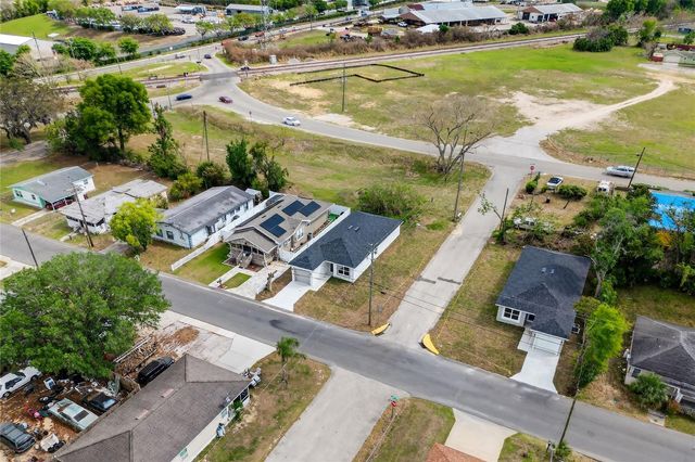 999 AVENUE A, Haines City, FL 33844