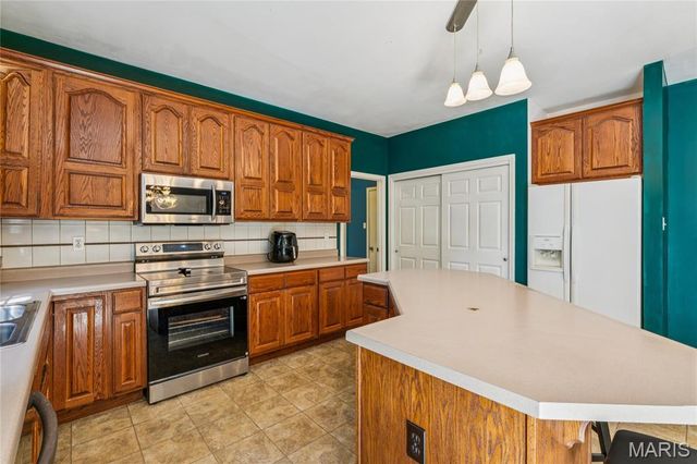 295 Zee Acres Ridge, Unincorporated, MO 63332