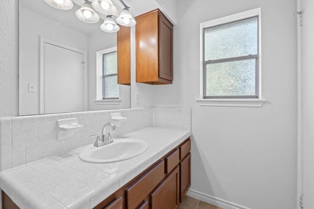 130 Meyers RD, Buda, TX 78610