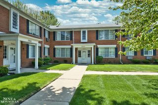 20852 Wildwood Drive 109, Harper Woods, MI 48225