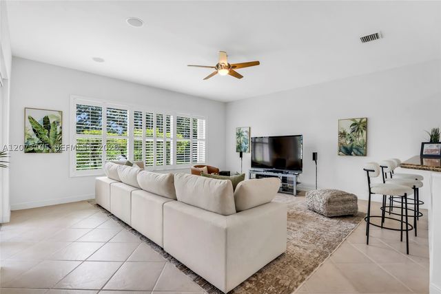 15190 SW 34th St, Davie, FL 33331