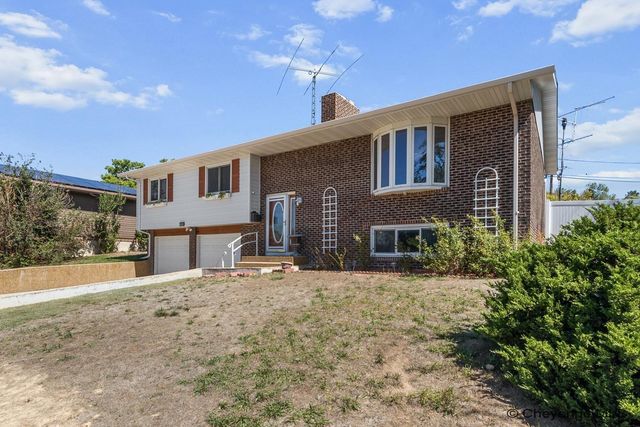 5409 HILLTOP AVE, Cheyenne, WY 82009