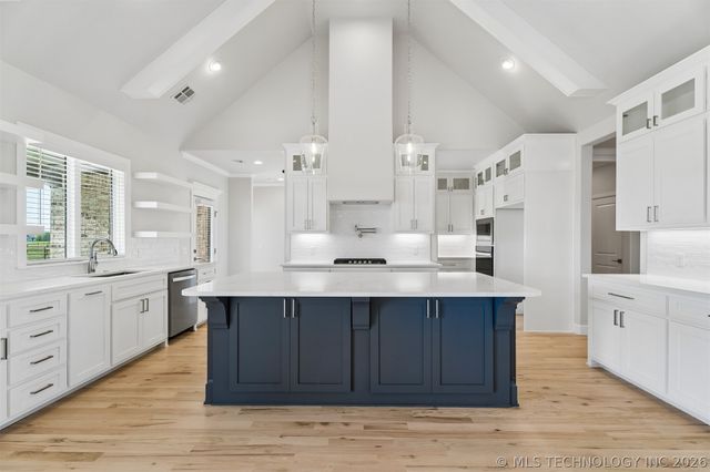 8403 S Timber Wolf Drive, Broken Arrow, OK 74014