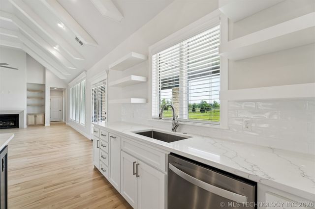 8403 S Timber Wolf Drive, Broken Arrow, OK 74014