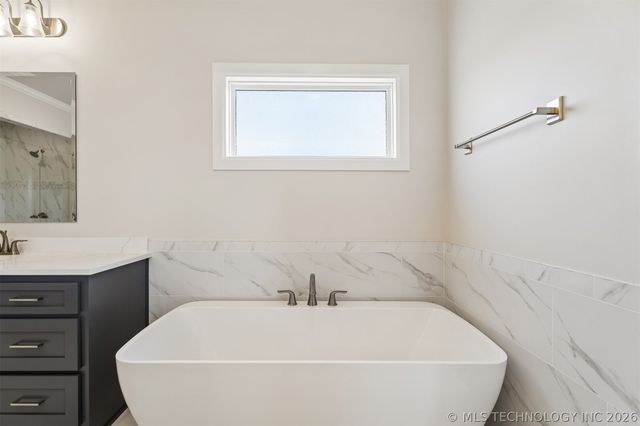 8403 S Timber Wolf Drive, Broken Arrow, OK 74014
