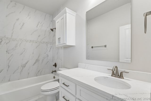 8403 S Timber Wolf Drive, Broken Arrow, OK 74014
