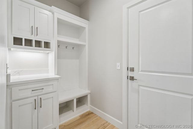 8403 S Timber Wolf Drive, Broken Arrow, OK 74014