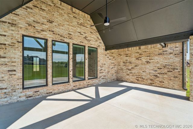 8403 S Timber Wolf Drive, Broken Arrow, OK 74014