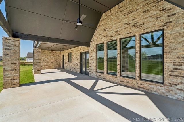 8403 S Timber Wolf Drive, Broken Arrow, OK 74014