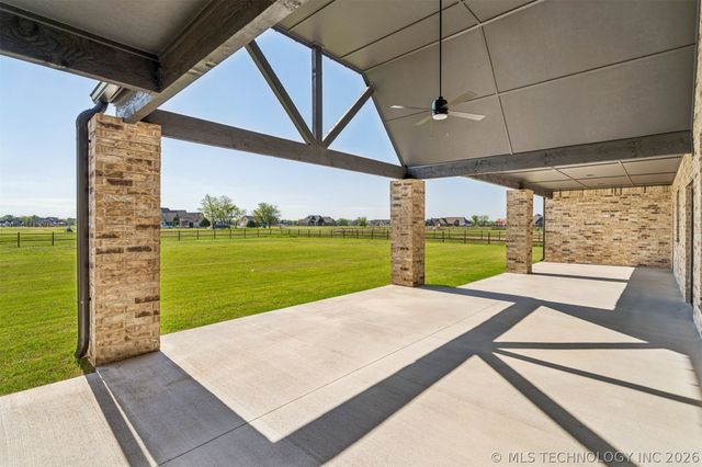 8403 S Timber Wolf Drive, Broken Arrow, OK 74014