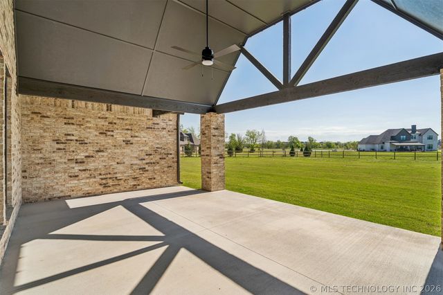 8403 S Timber Wolf Drive, Broken Arrow, OK 74014