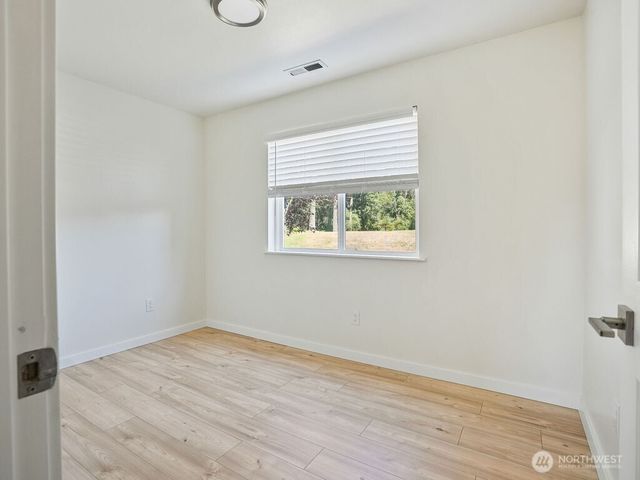 1675 SW 8th Avenue, Oak Harbor, WA 98277