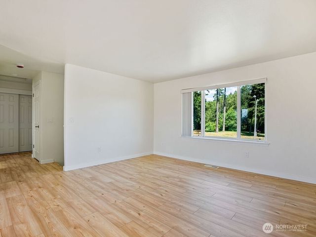 1675 SW 8th Avenue, Oak Harbor, WA 98277