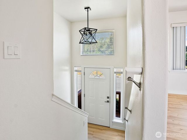 1675 SW 8th Avenue, Oak Harbor, WA 98277