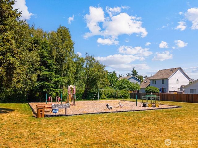1675 SW 8th Avenue, Oak Harbor, WA 98277