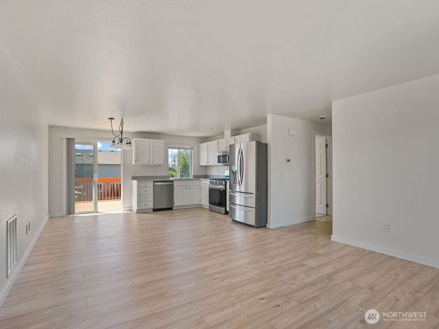 1675 SW 8th Avenue, Oak Harbor, WA 98277