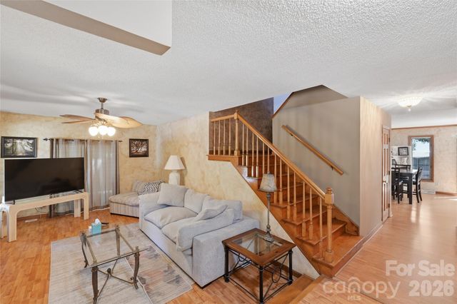 7040 Summer Place, Charlotte, NC 28213