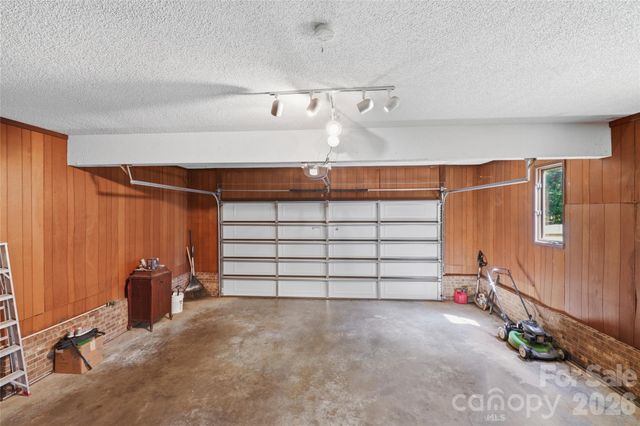 7040 Summer Place, Charlotte, NC 28213