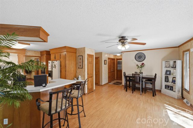 7040 Summer Place, Charlotte, NC 28213