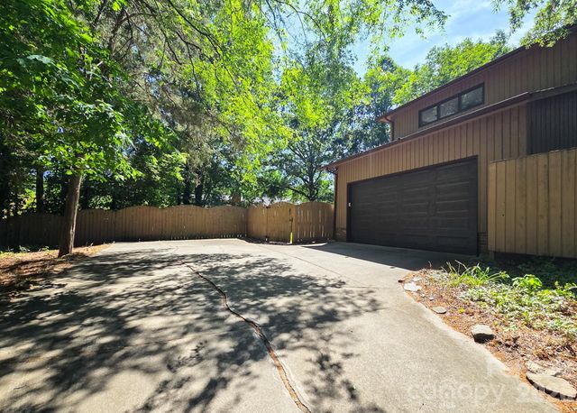 7040 Summer Place, Charlotte, NC 28213