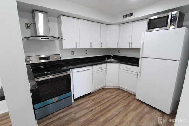 912 Aspen Drive, Plainsboro, NJ 08536