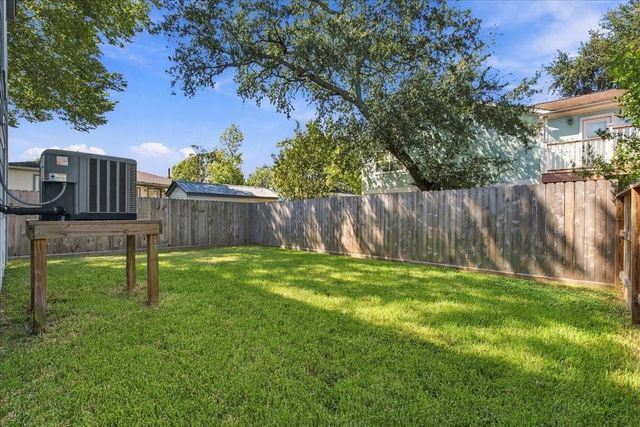 526 Pine Road, Clear Lake Shores, TX 77565