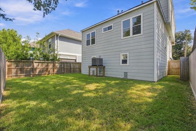 526 Pine Road, Clear Lake Shores, TX 77565