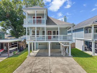 526 Pine Road, Clear Lake Shores, TX 77565