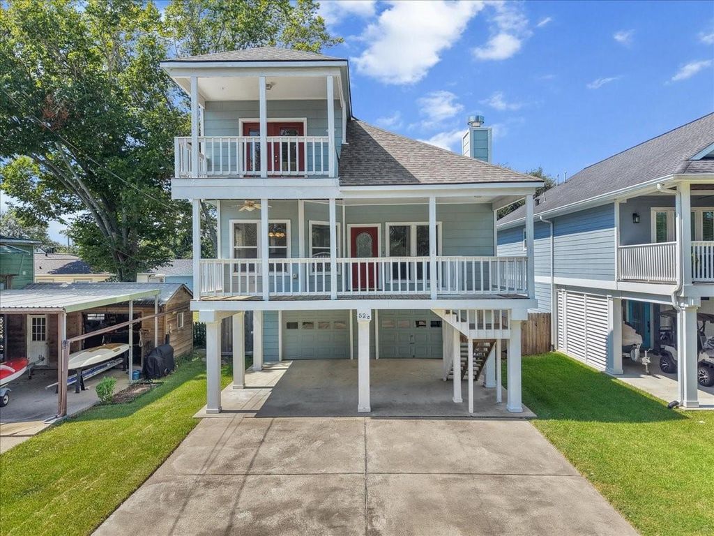 526 Pine Road, Clear Lake Shores, TX 77565