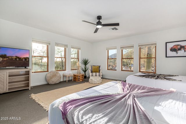 6831 E STAGECOACH PASS --, Carefree, AZ 85377