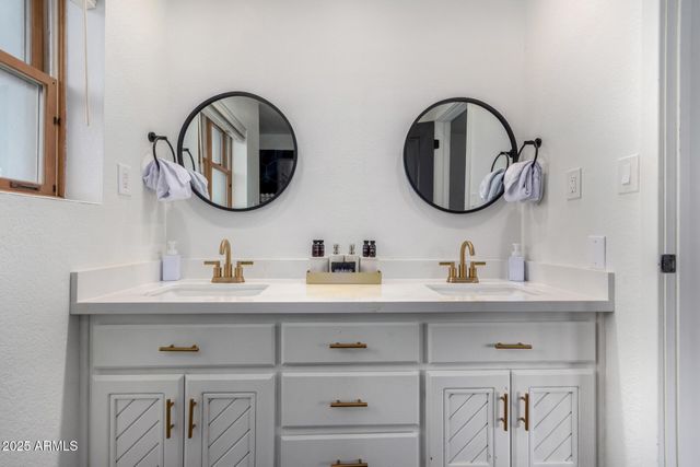 6831 E STAGECOACH PASS --, Carefree, AZ 85377