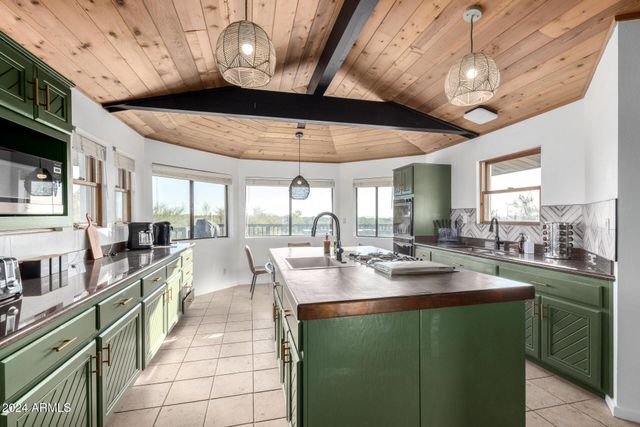 6831 E STAGECOACH PASS --, Carefree, AZ 85377