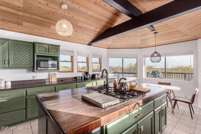 6831 E STAGECOACH PASS --, Carefree, AZ 85377