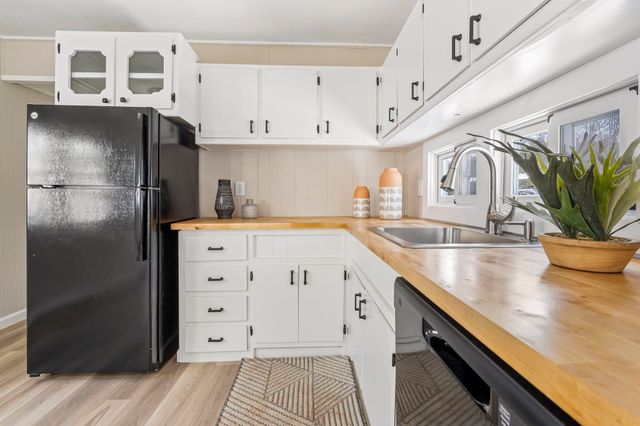 14 Stage Coach Circle, Londonderry, NH 03053