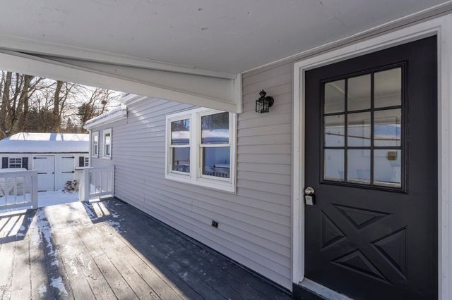 14 Stage Coach Circle, Londonderry, NH 03053