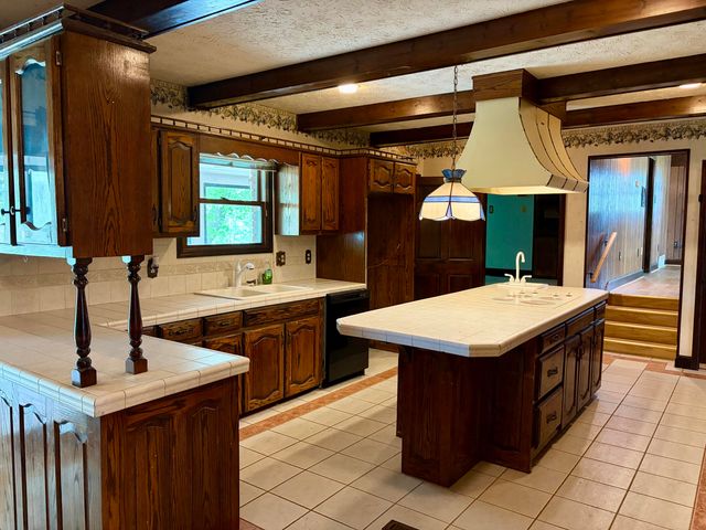 8123 Barbourville Road, London, KY 40744