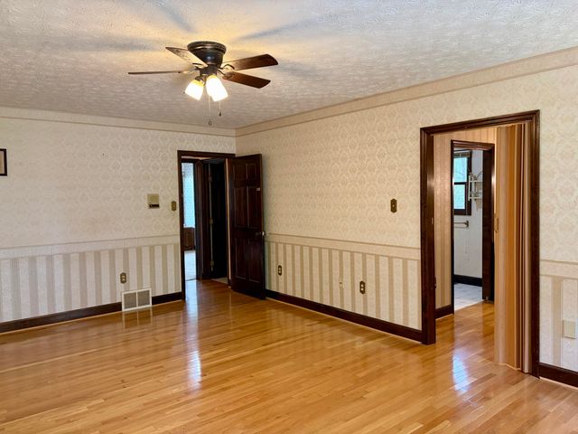 8123 Barbourville Road, London, KY 40744